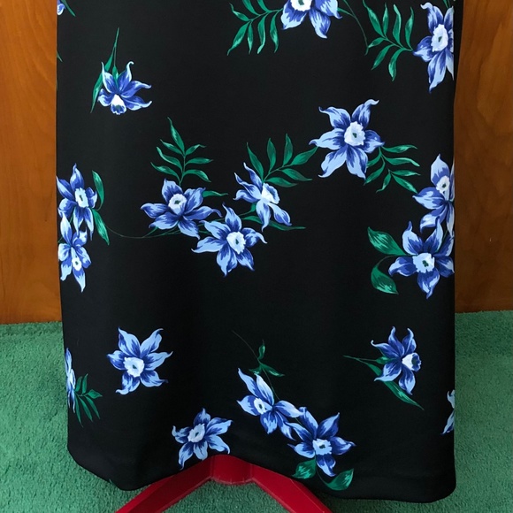 WOMAN'S 20W SKIRT - Picture 7 of 7